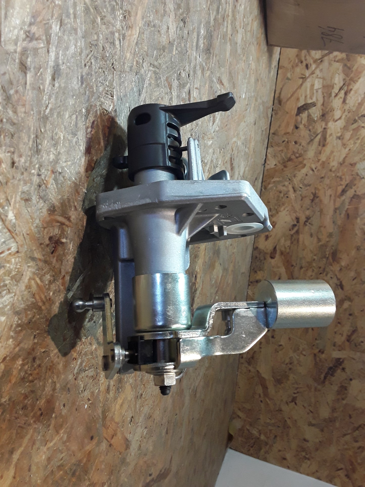 Meriva B M7Q Astra J Schaltgetriebegehäuse Schalteinheit original GM Opel NEU