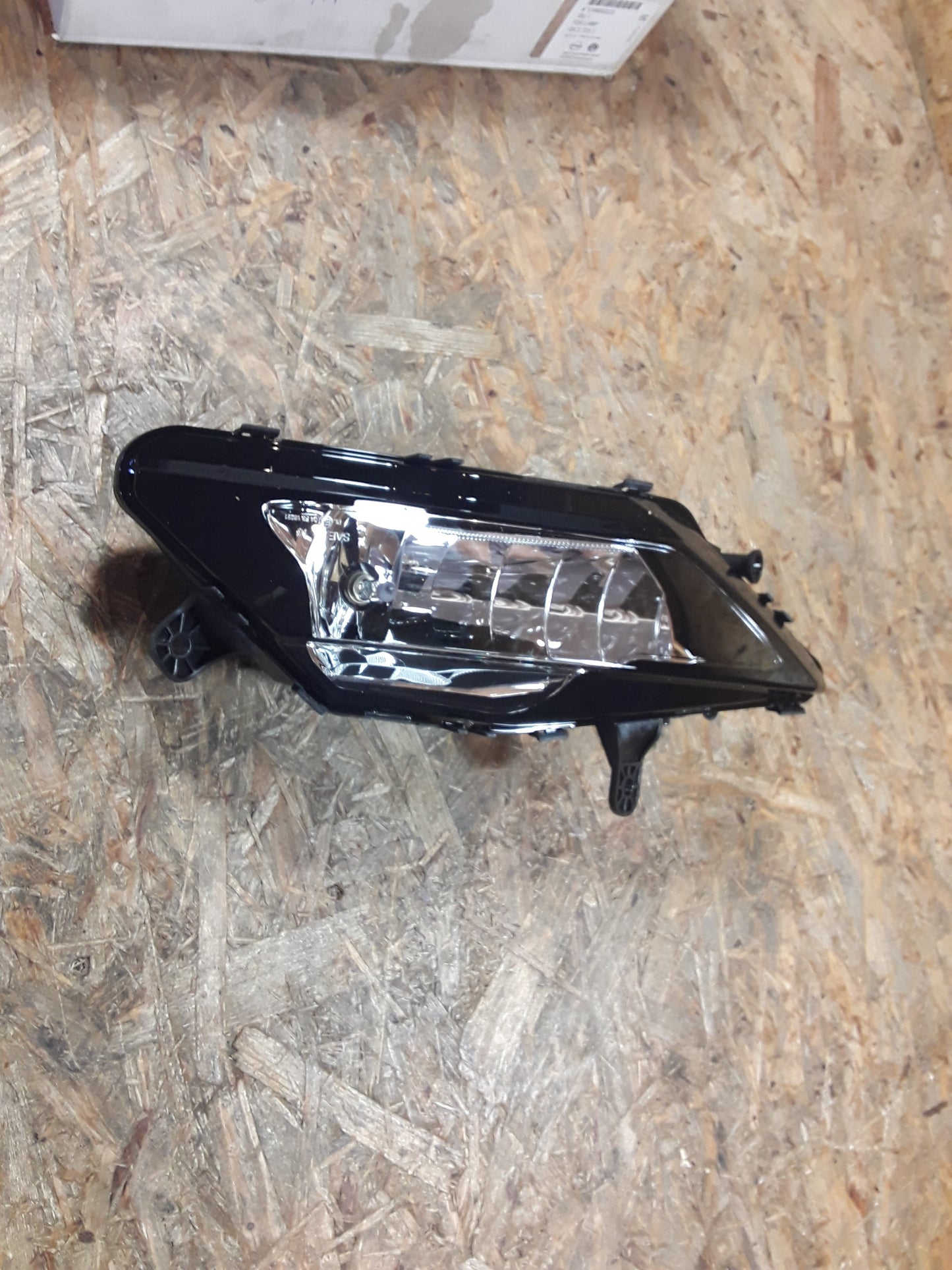 Insignia B Sports Tourer  Nebelscheinwerfer links original GM Opel NEU