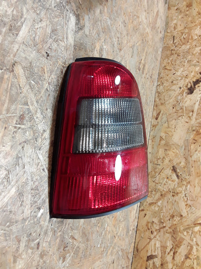 Vectra B Caravan Heckleuchte links original GM Opel NEU