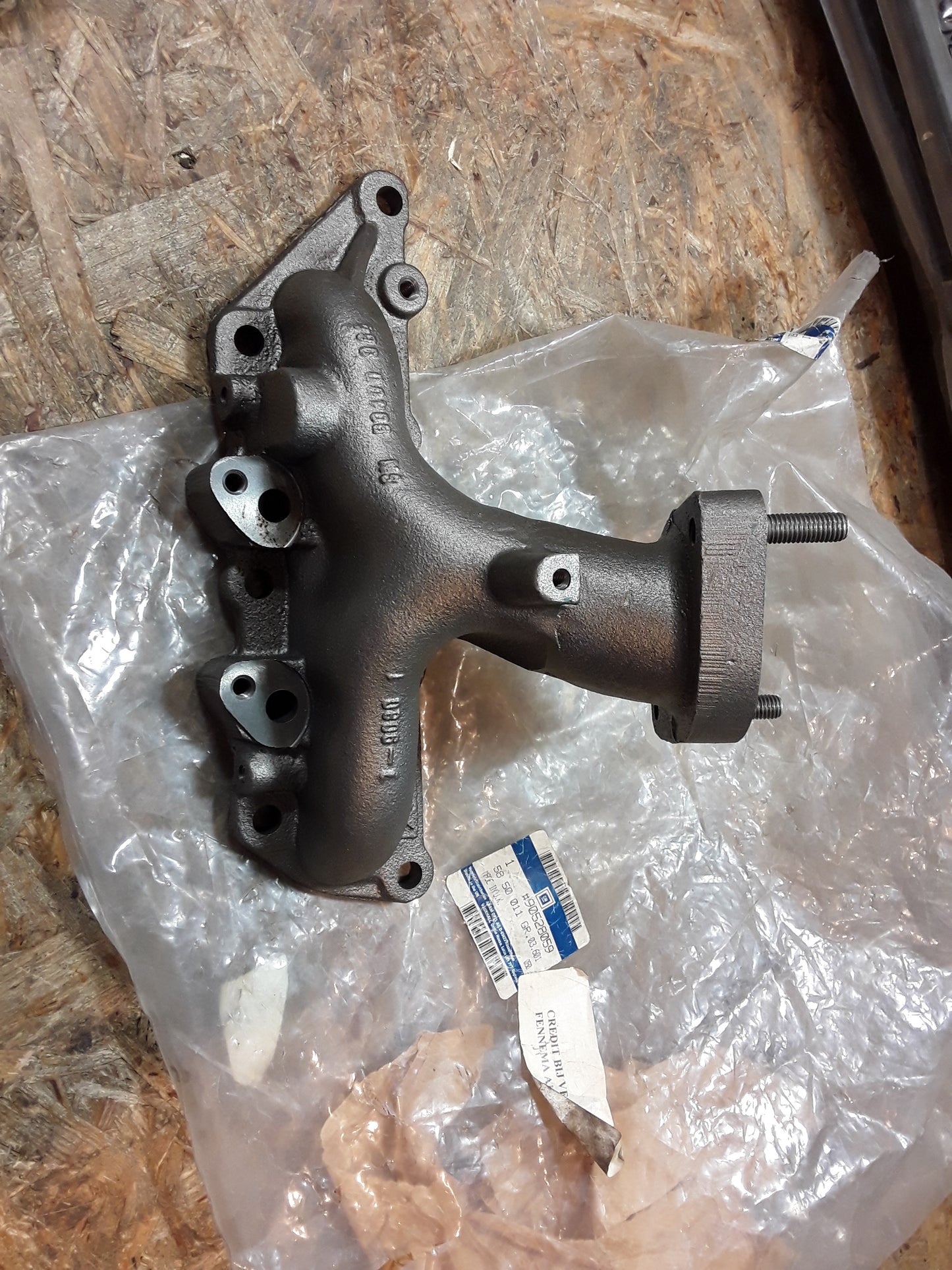 Vectra B 2,5l Auspuffkrümmer vorne original GM Opel NEU
