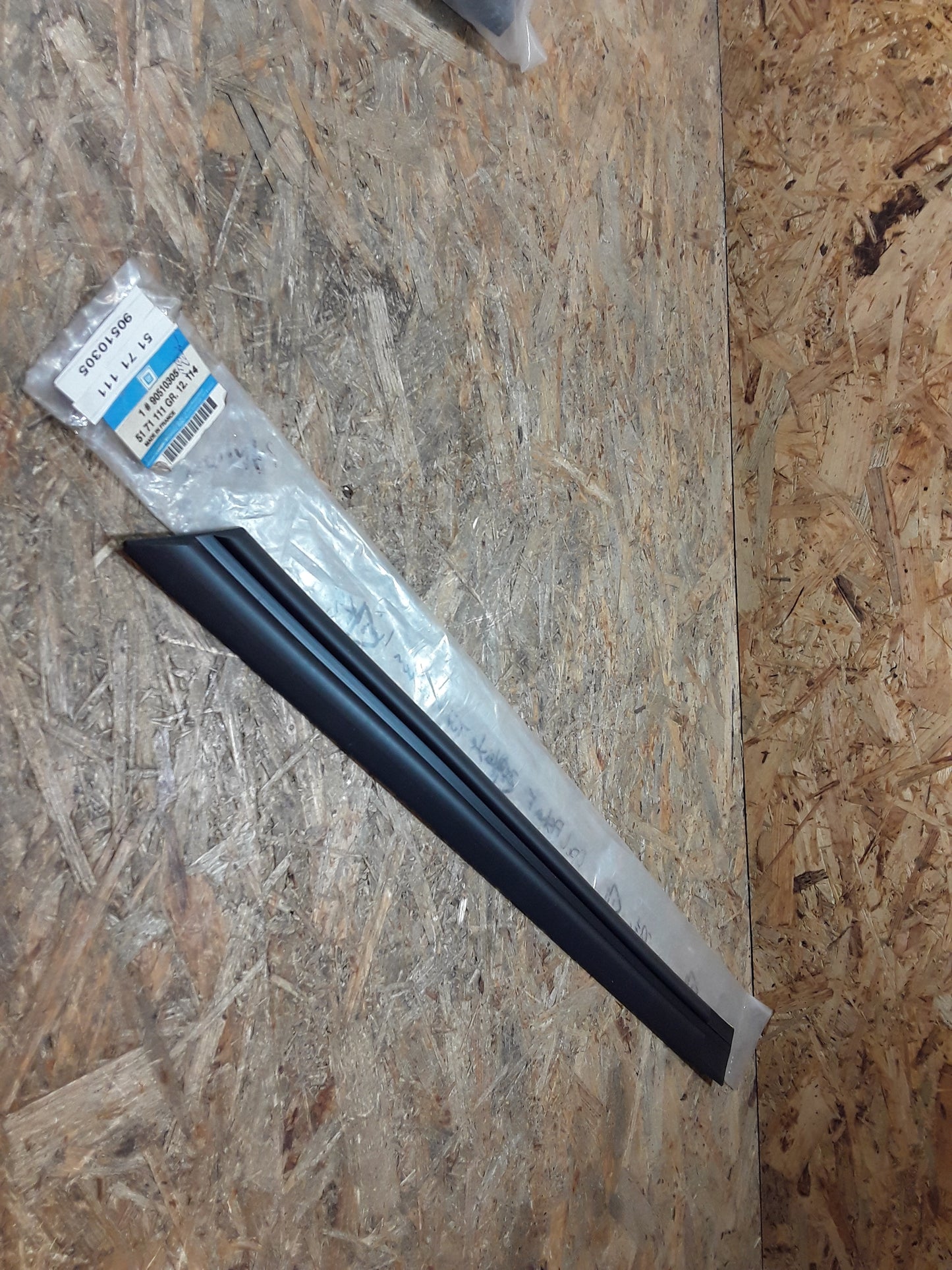 Astra F Zierleiste Türe hinten links original GM Opel NEU