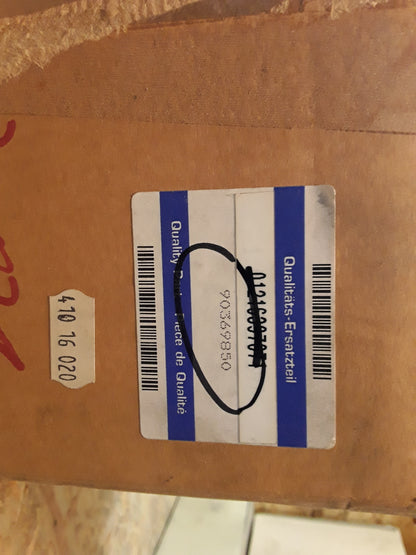 Omega A Scheinwerfer links original GM Opel NEU