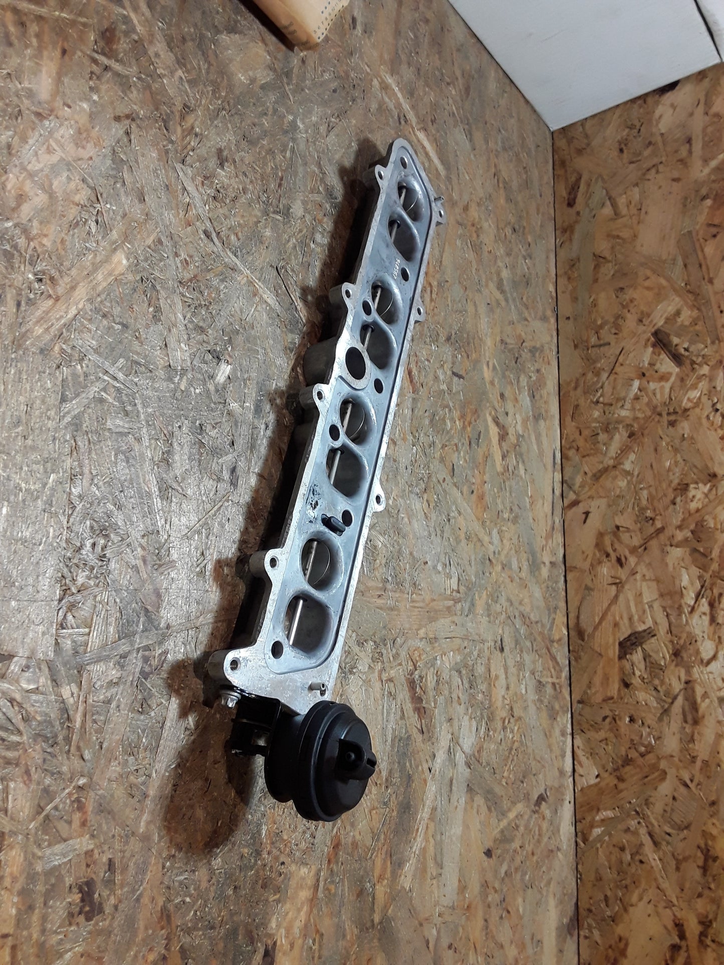 Astra G Zafira A Omega B Frontera B 2,0/2,2 DTi Drallklappe / Ansaugbrücke original GM Opel NEU