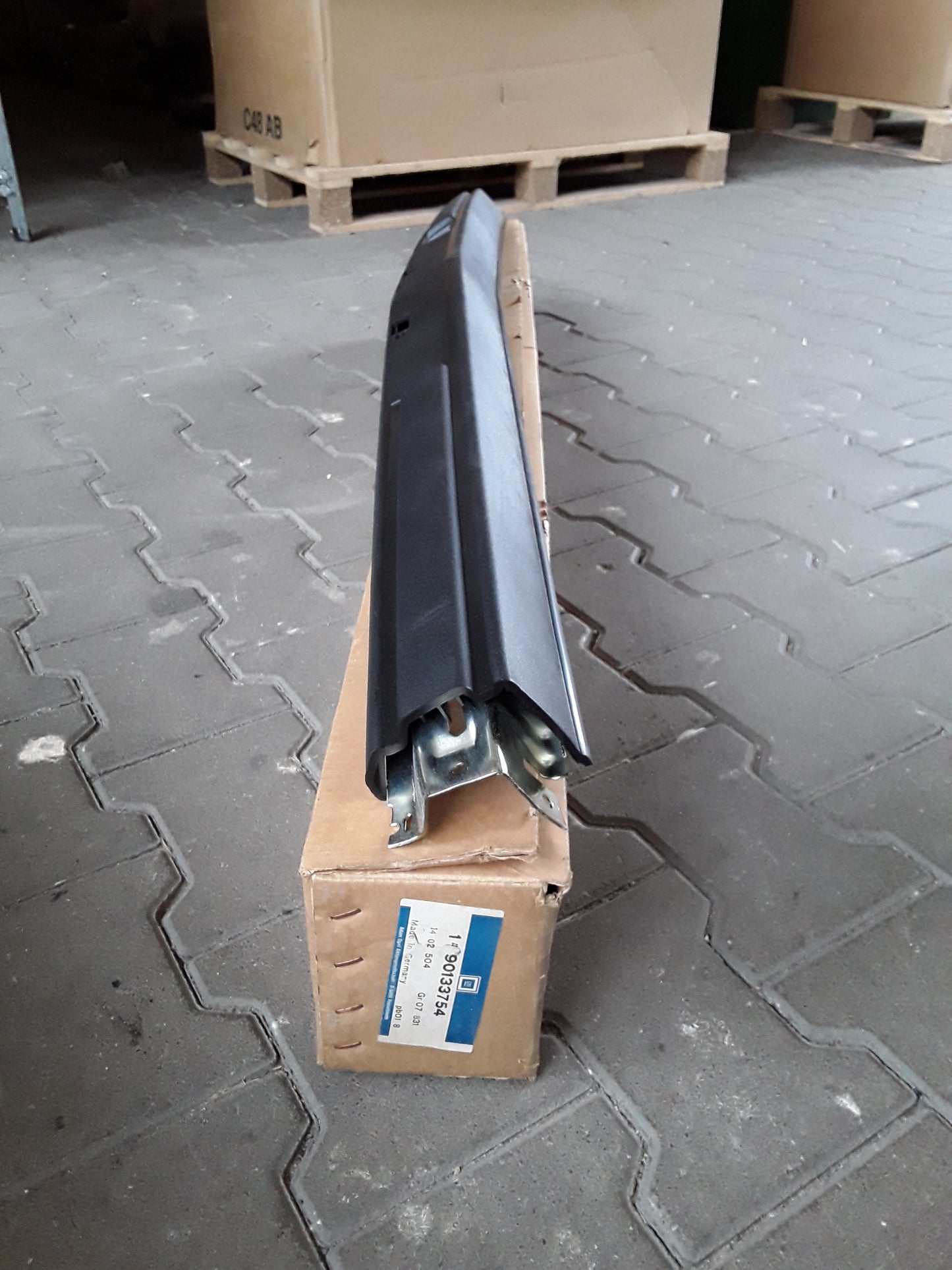 Kadett D Stoßfänger vorne original GM Opel NEU