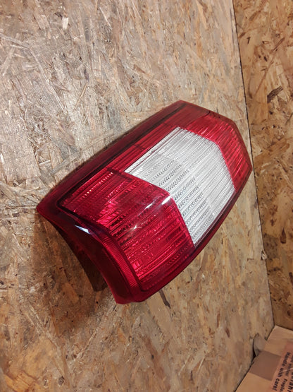 Omega B Caravan Rücklicht rechts original GM Opel NEU