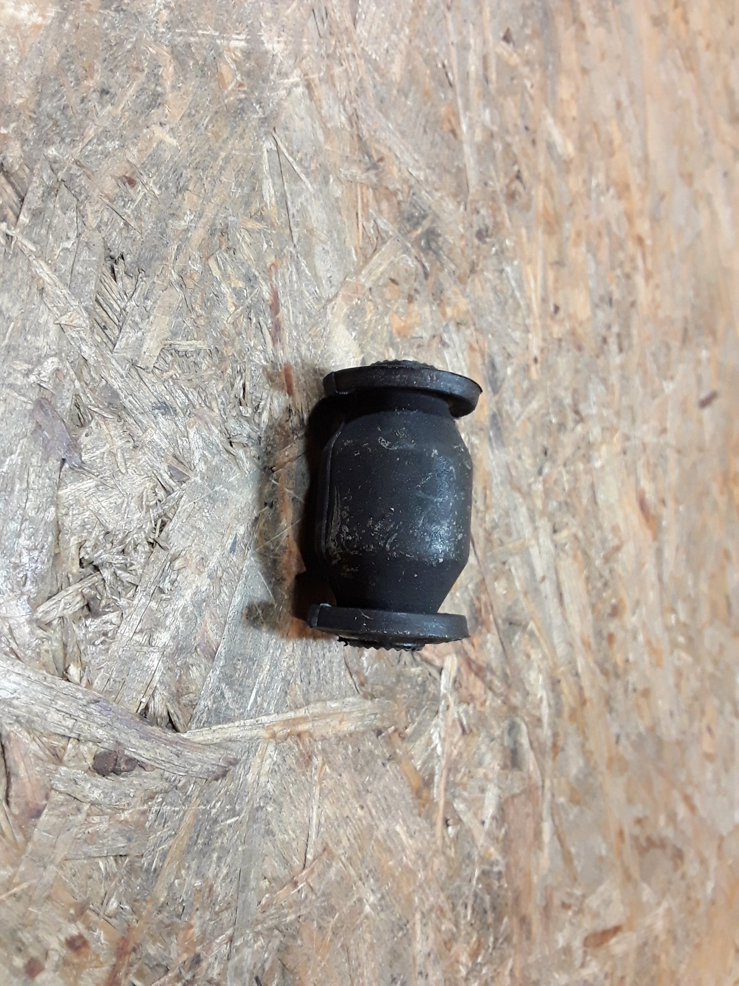 Suzuki Opel Agila  Querlenkerlager Buchse Vorderachse links original GM Opel NEU