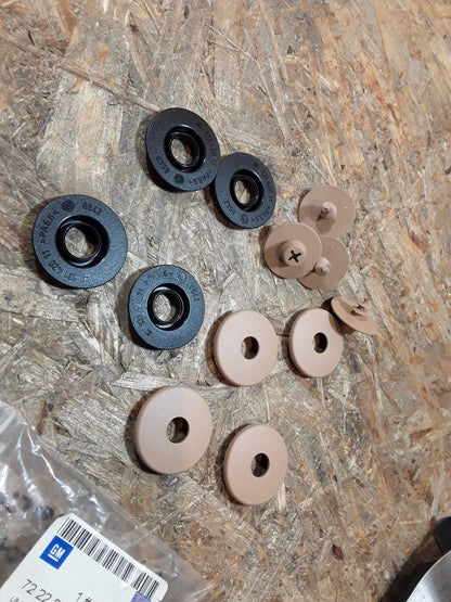 Astra H Corsa C Signum Vectra C Fußmattenclip beige-braun original GM Opel NEU