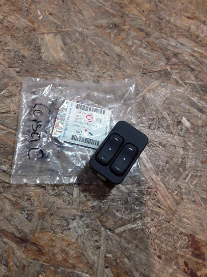 Corsa C Schalter Fensterheber vorne links original GM Opel NEU