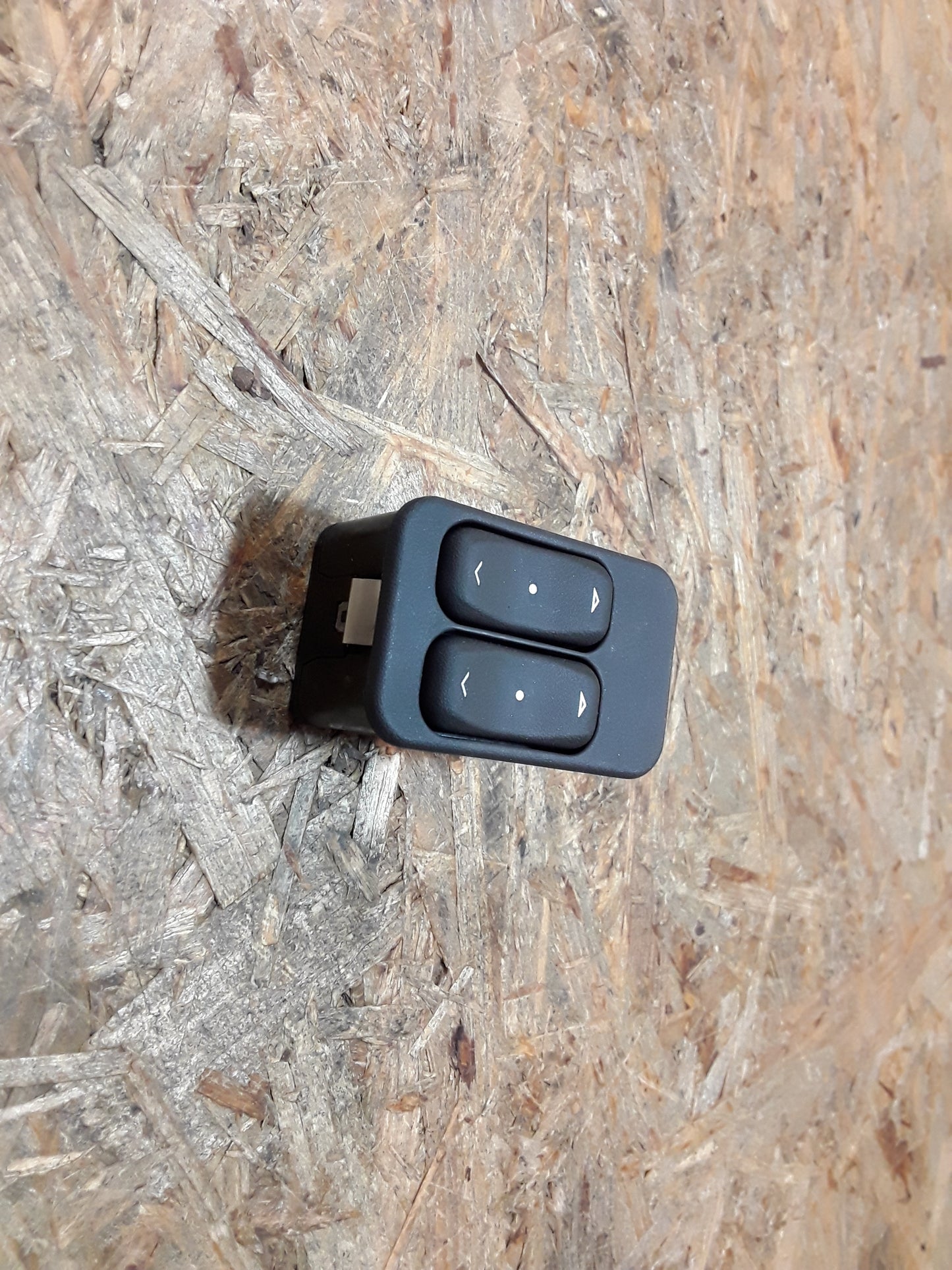 Corsa C Schalter Fensterheber vorne links original GM Opel NEU