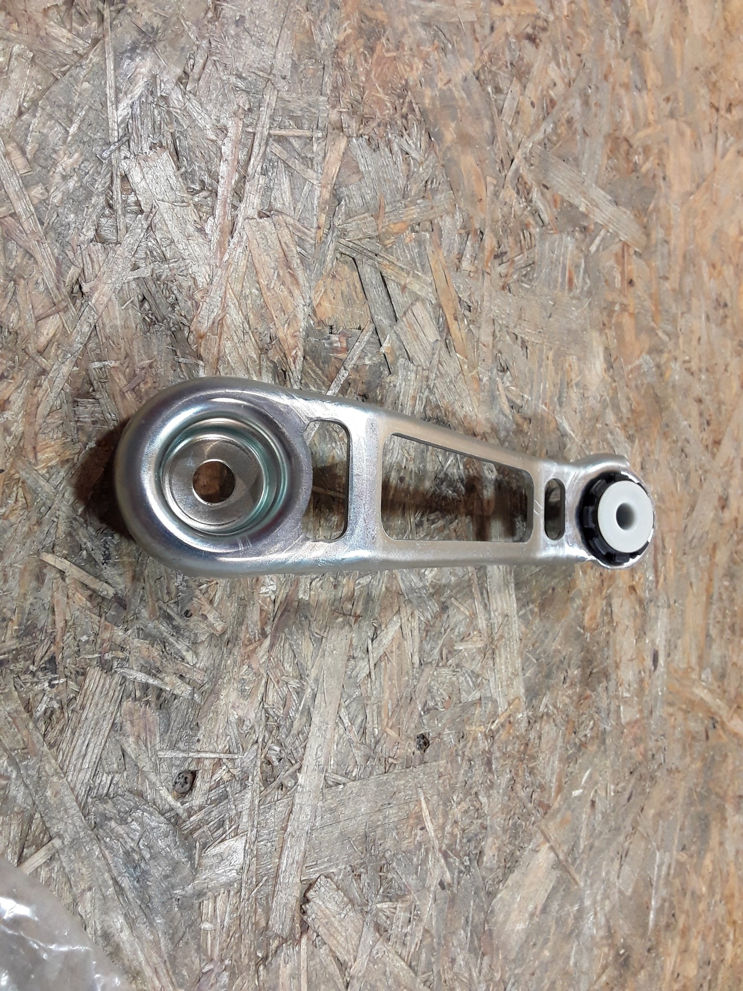 Corsa C Halter hinten Schwunghebelschaltung original GM Opel NEU