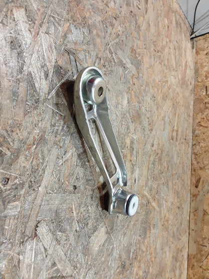 Corsa C Halter hinten Schwunghebelschaltung original GM Opel NEU