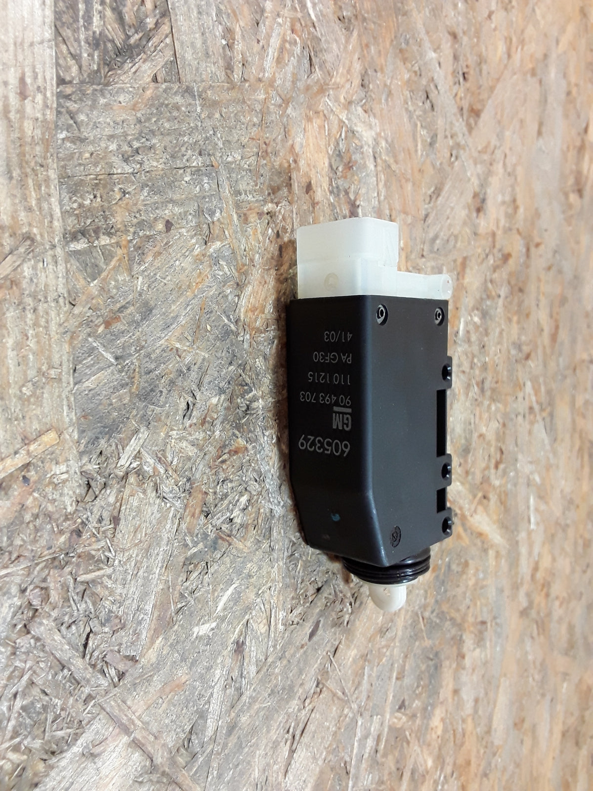 Saab 9-3 YS3D Stellmotor Zentralverriegelung original GM Opel NEU