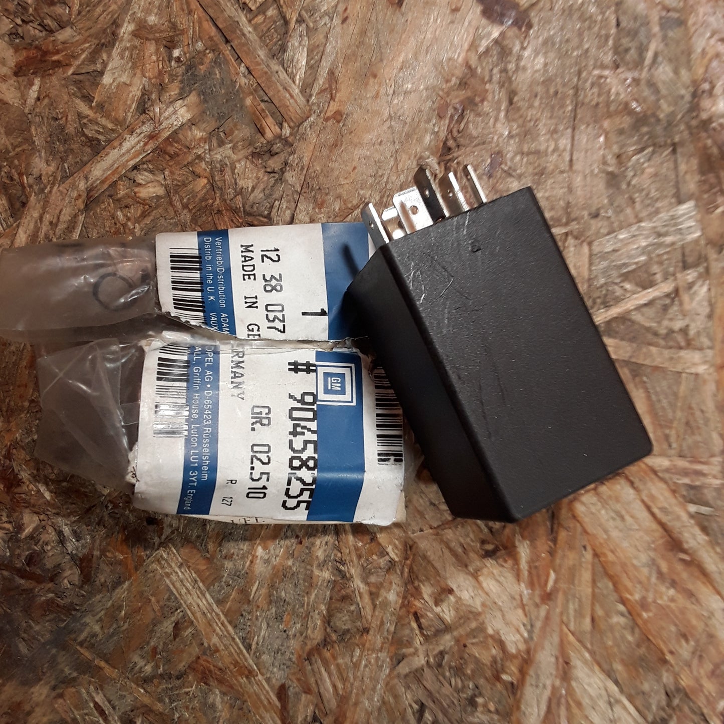 Omega A Relais Kaltstartbeschleunigung original GM Opel NEU