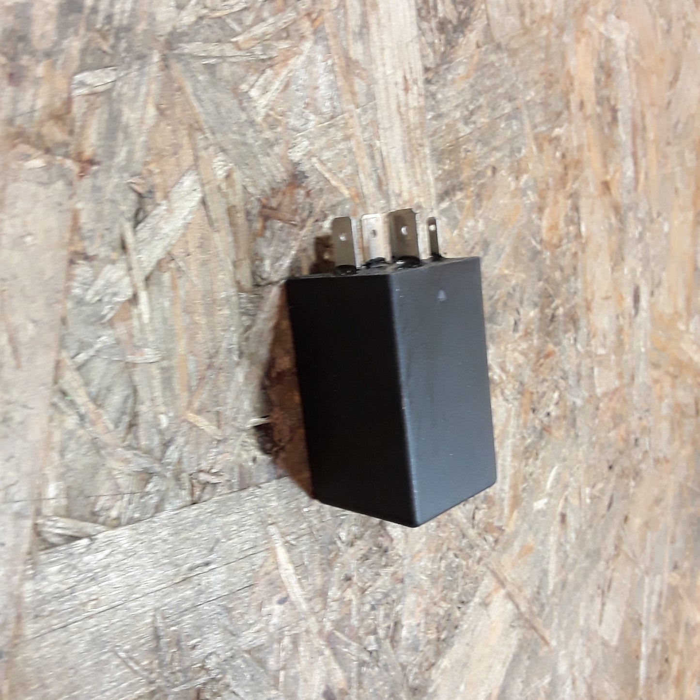 Omega A Relais Kaltstartbeschleunigung original GM Opel NEU