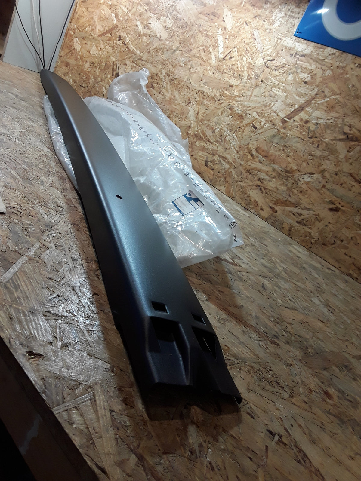 Ford Transit Bj 85-92 Stoßstange hinten original GM Opel NEU