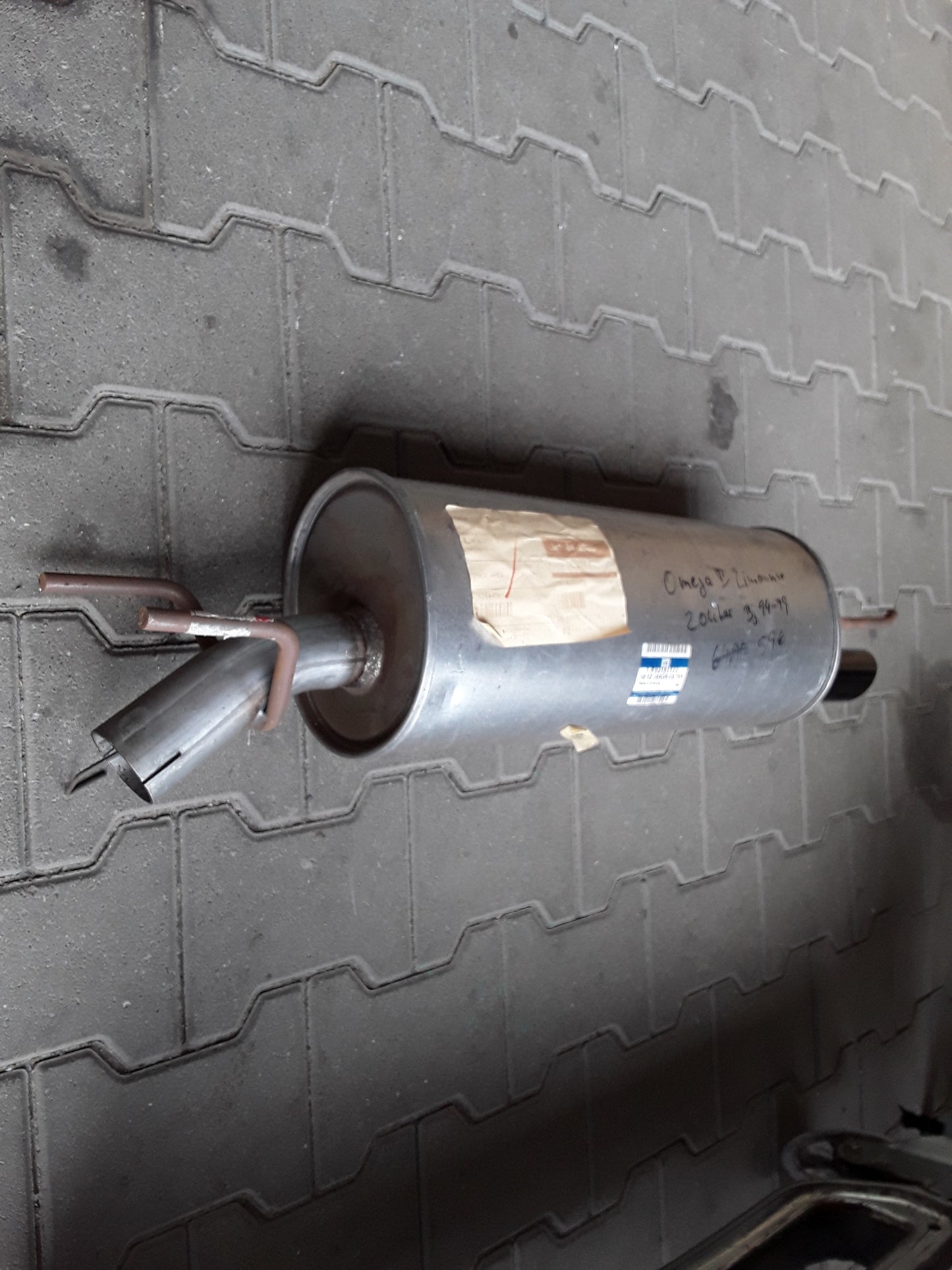 Omega B Limo 2,0l Bj 94-99 Auspuff original GM Opel NEU