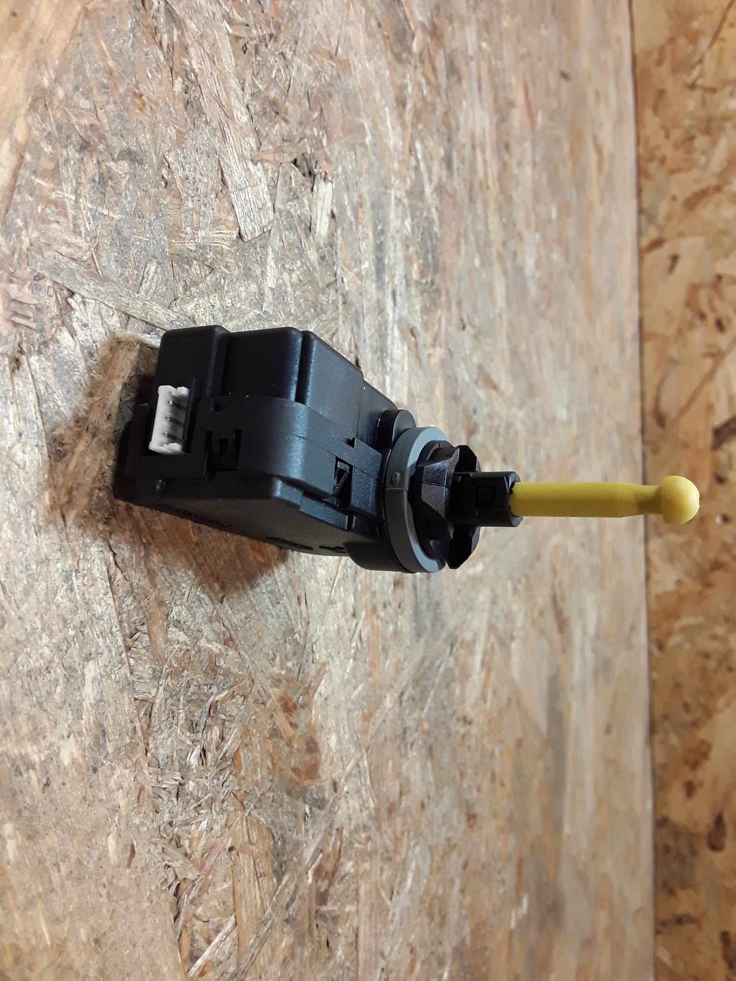 Corsa C Stellmotor Leuchtweitenregulierung original GM Opel NEU