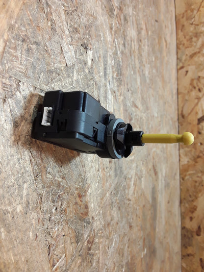 Corsa C Stellmotor Leuchtweitenregulierung original GM Opel NEU