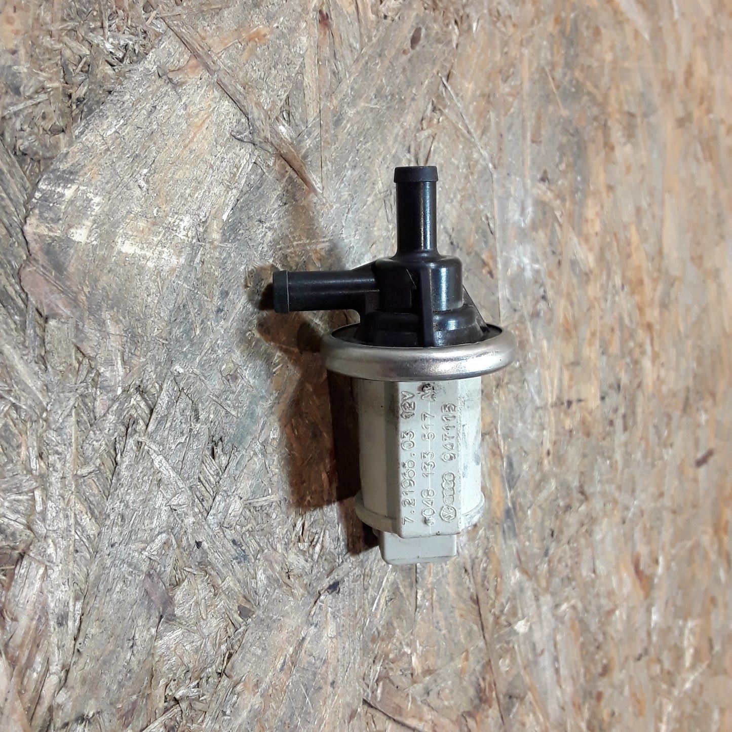 Audi 80 B4 Magnetventil Unterdruckventil original VW NEU