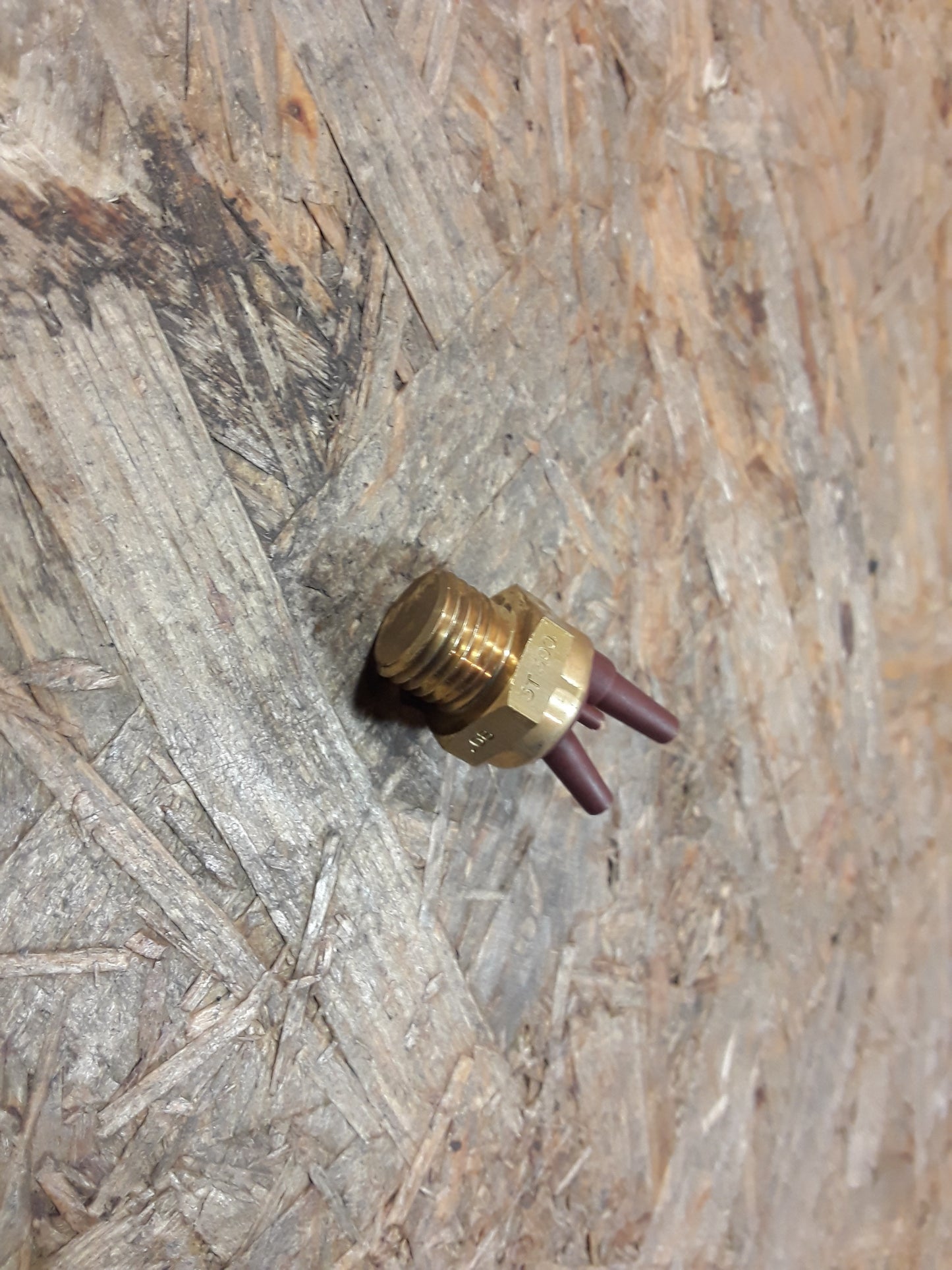 Oldtimer Ventil Kraftstoffpumpe und Auspuffanlagen original GM Opel NEU