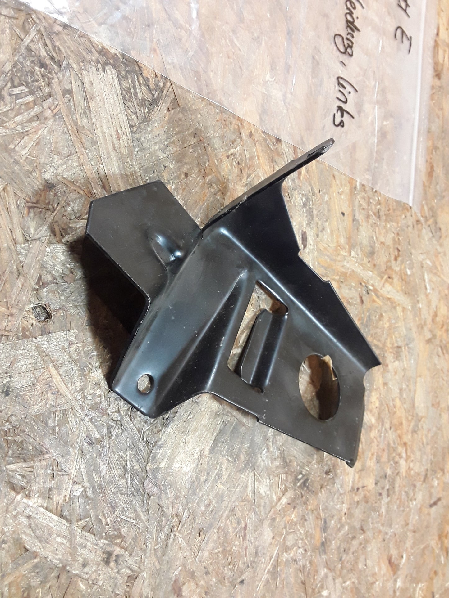Kadett E Halter Frontverkleidung links seitlich original GM Opel NEU