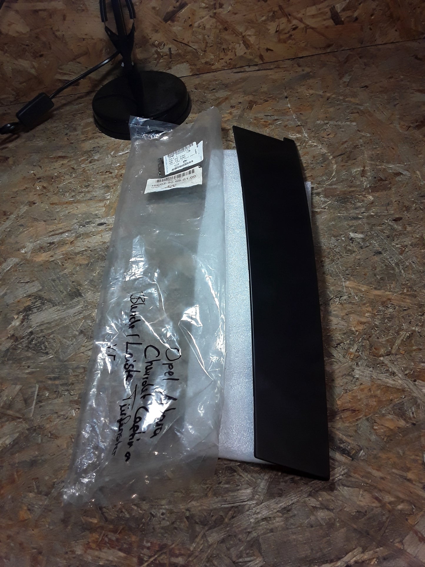 Antara Chevrolet Captiva Blende Türfenster vorne rechts original GM Opel NEU