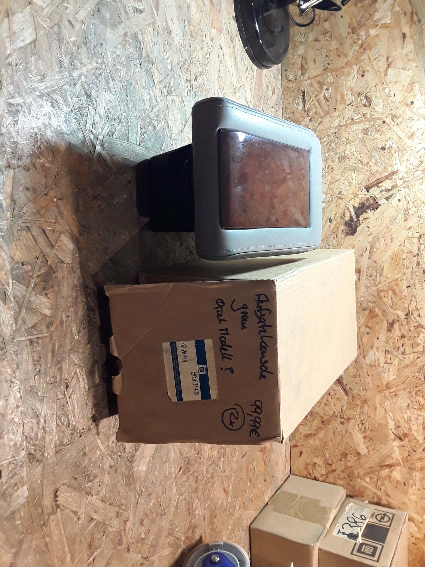 Modell leider unbekannt Aufsatzkonsole grau Holzoptik original GM Opel NEU