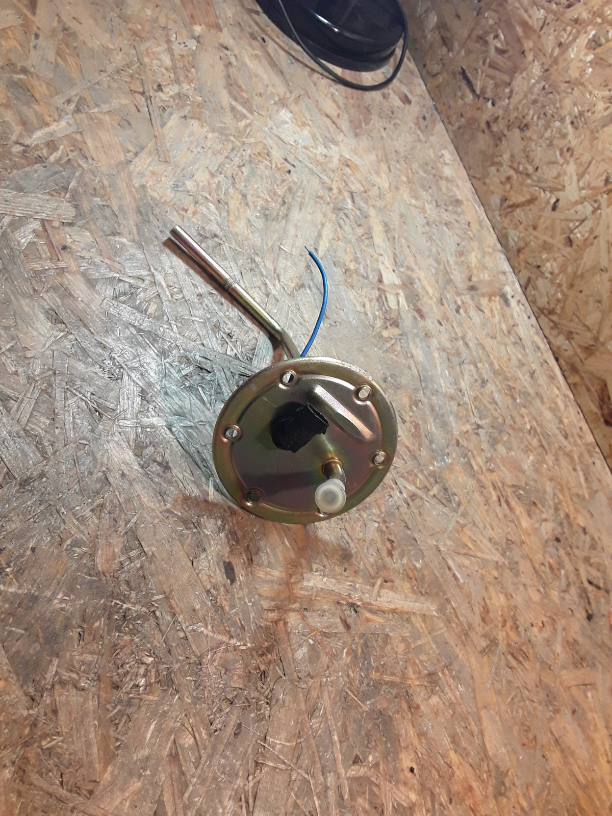 Kadett E Flansch Kraftstofffördereinheit original GM Opel NEU