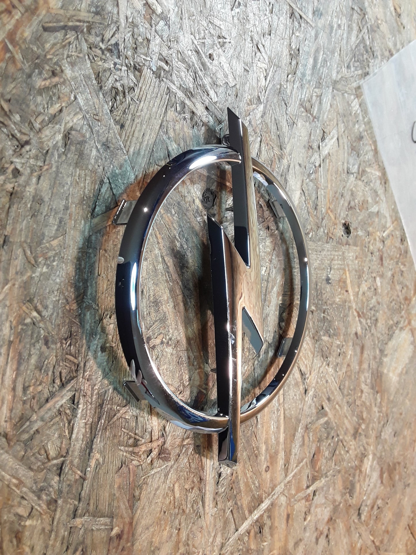 Corsa D Bj 07-14 Emblem an Grill original GM Opel NEU