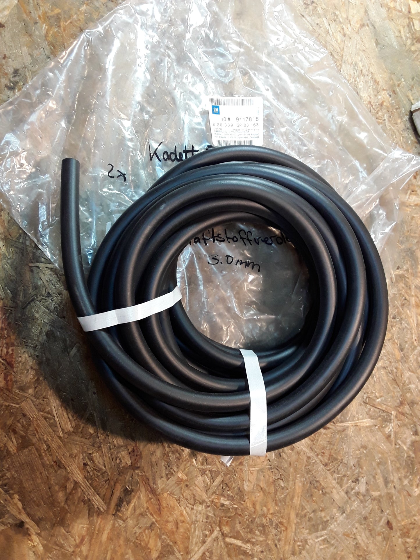 Kadett E Schlauch Behälter Kraftstoffverdampfung 3.0mm original GM Opel NEU