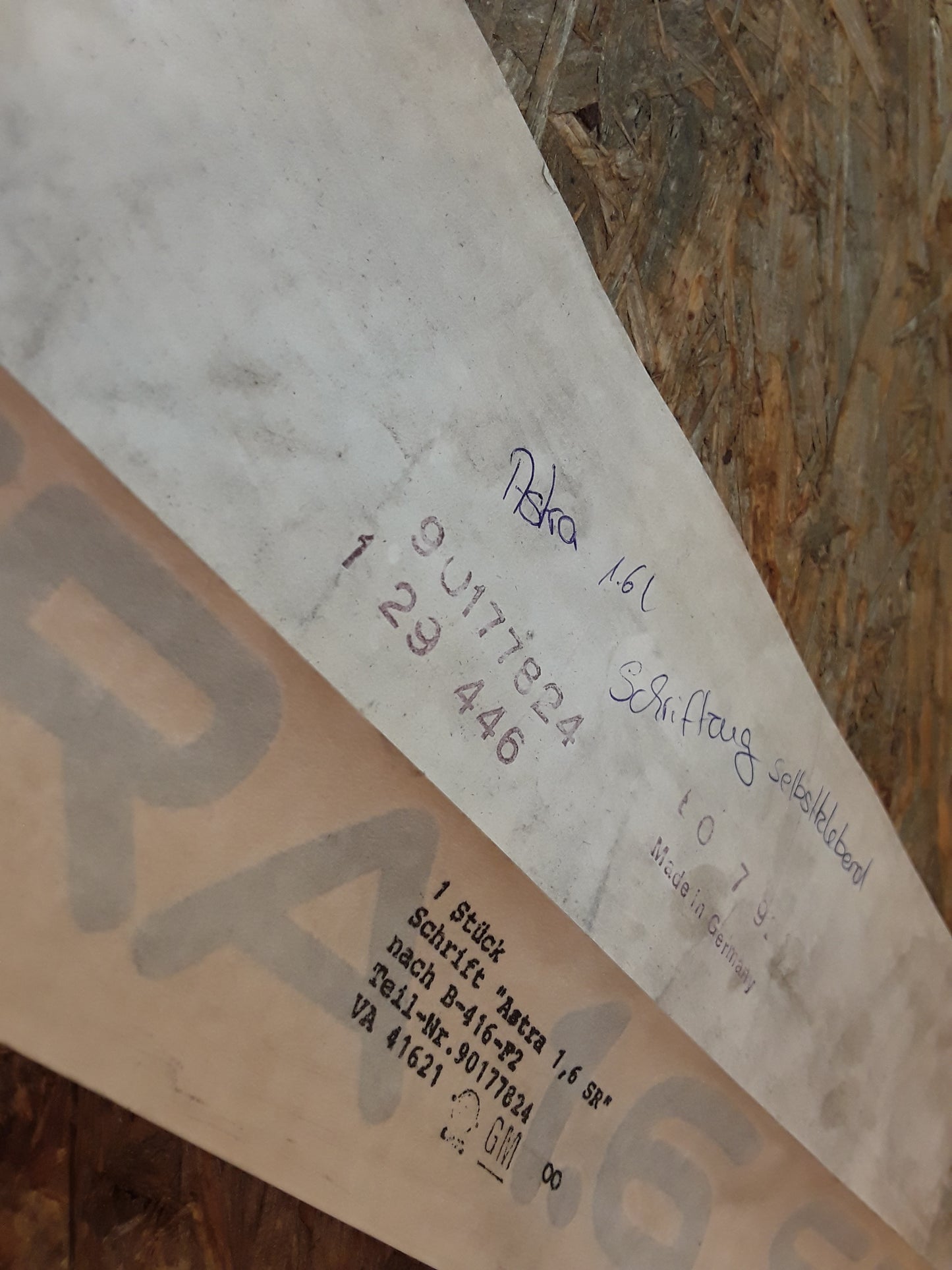 Astra 1,6l Schriftzug selbstklebend original GM Opel NEU