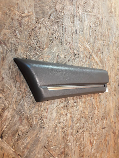 Omega A Zierleiste dunkelbeige Kotflügel vorne links original GM Opel NEU