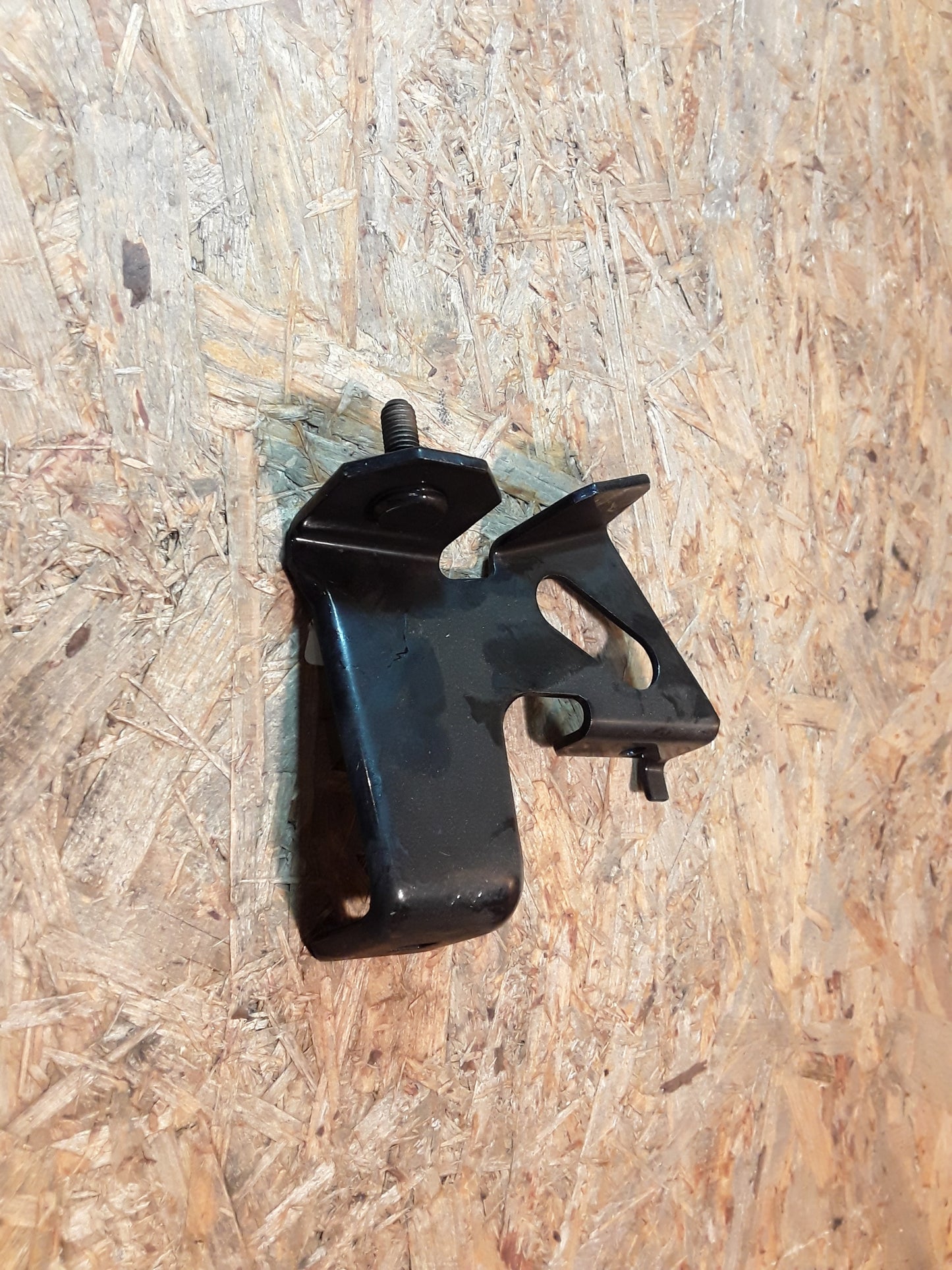 Omega A Caravan Halter Stoßstange hinten links