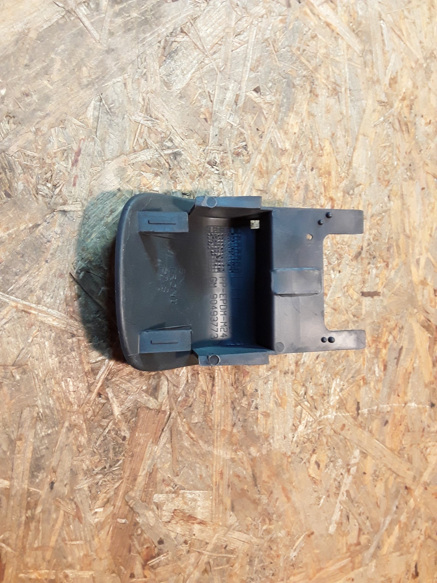 Omega B Klappe Blende vorne links grundiert original GM Opel NEU