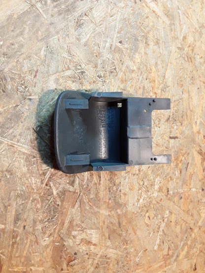 Omega B Klappe Blende vorne links grundiert original GM Opel NEU