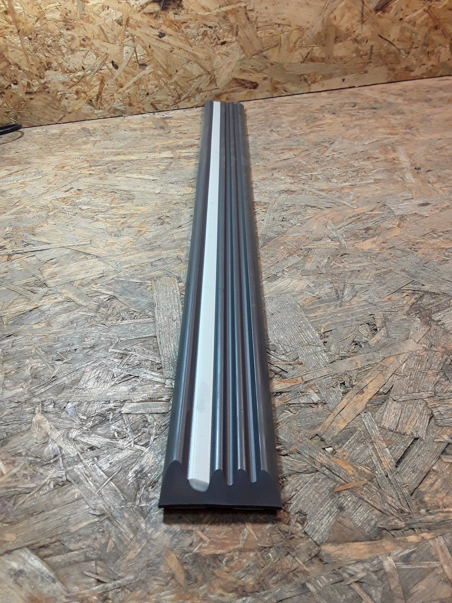 Corsa A Schutzzierleiste hinten links original GM Opel NEU