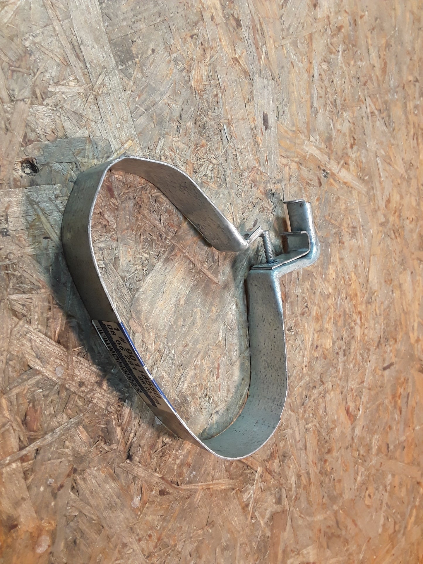 Kadett D Schrägheck Halter Abgasrohr original GM Opel NEU