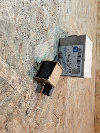 Vectra A Ventil Kraftstoffverdampfungskontrolle original GM Opel NEU