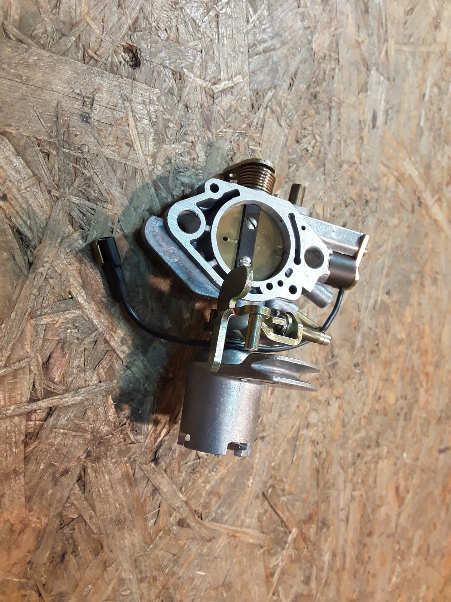 Kadett D Drosselklappenstutzen original GM Opel NEU