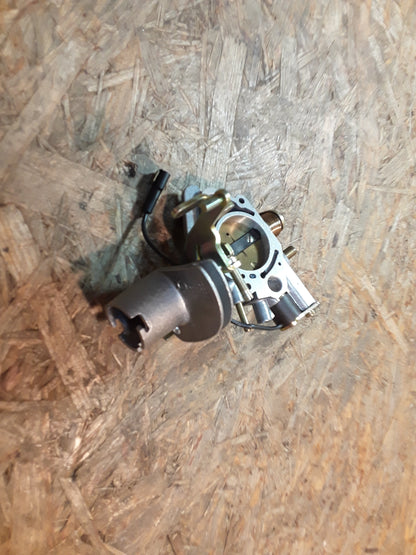 Kadett D Drosselklappenstutzen original GM Opel NEU