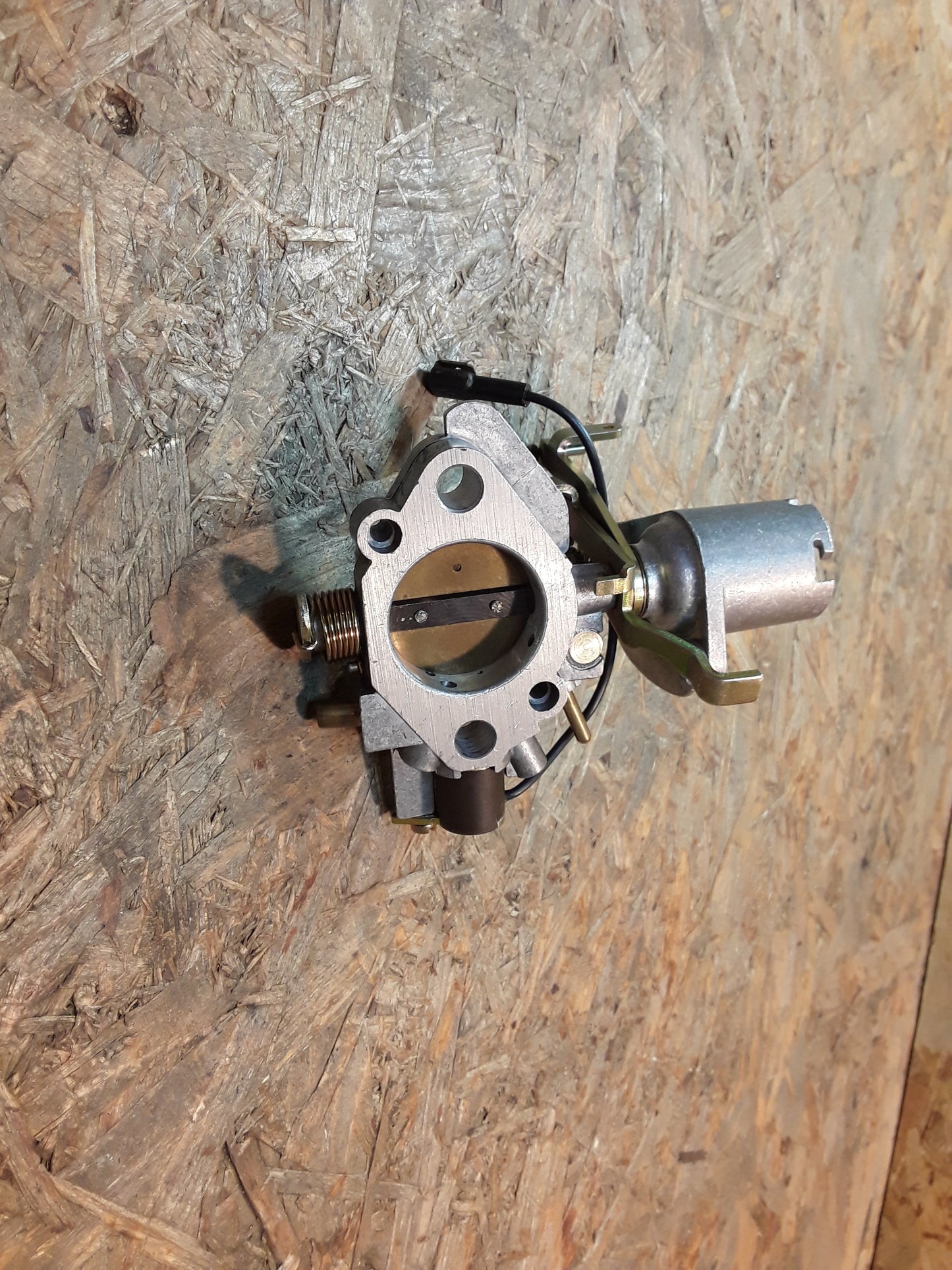 Kadett D Drosselklappenstutzen original GM Opel NEU