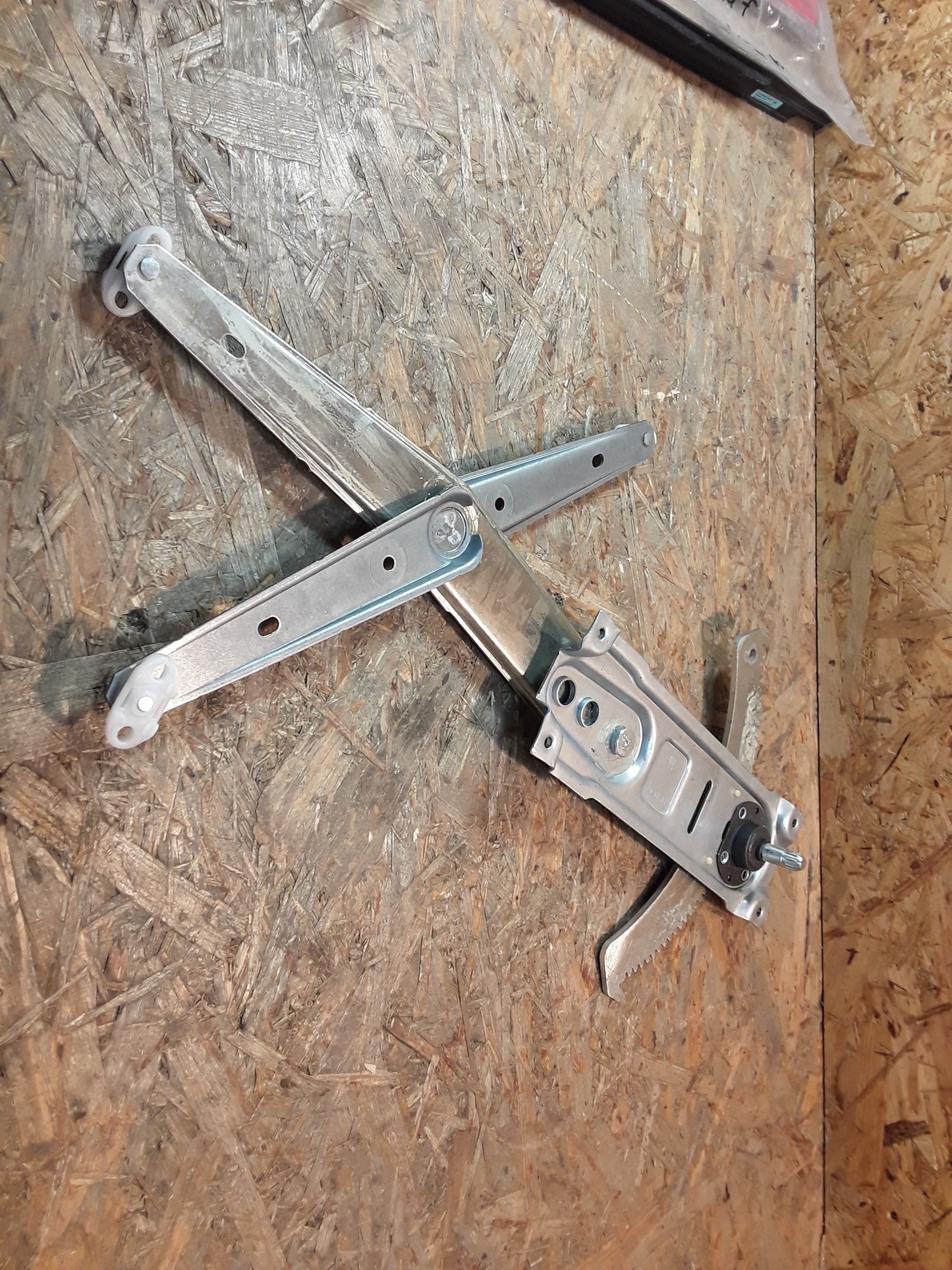 Vectra A Fensterheber manuell Vordertüre rechts original GM Opel NEU