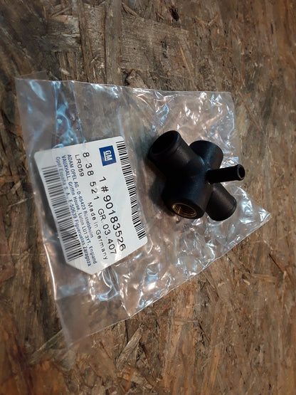 Kadett E Anschluss-Stück an Abgasrückführung original GM Opel NEU
