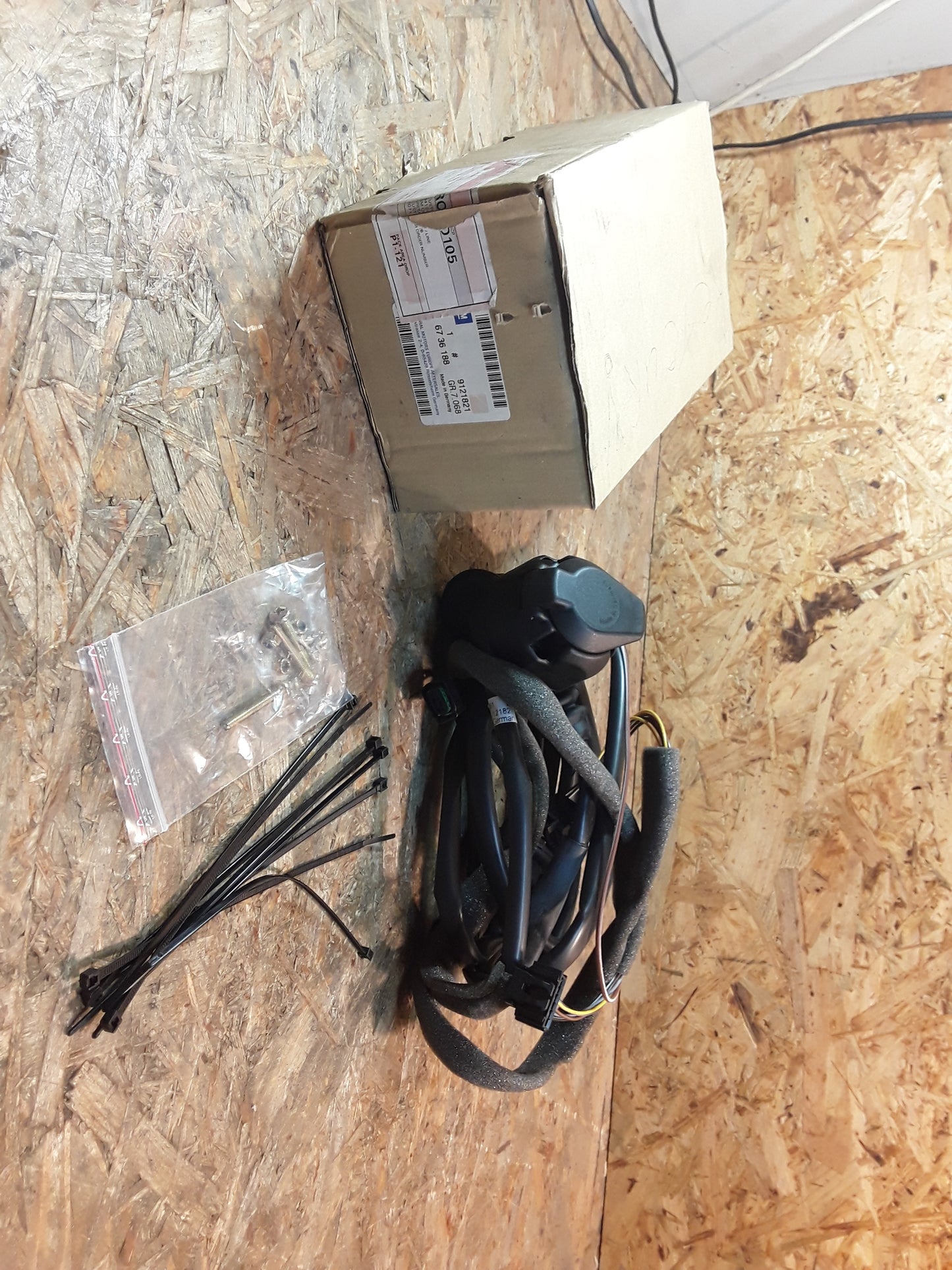 Vivaro A 01-14 Bj Elektrosatz Anhängerzugvorrichtung original GM Opel NEU