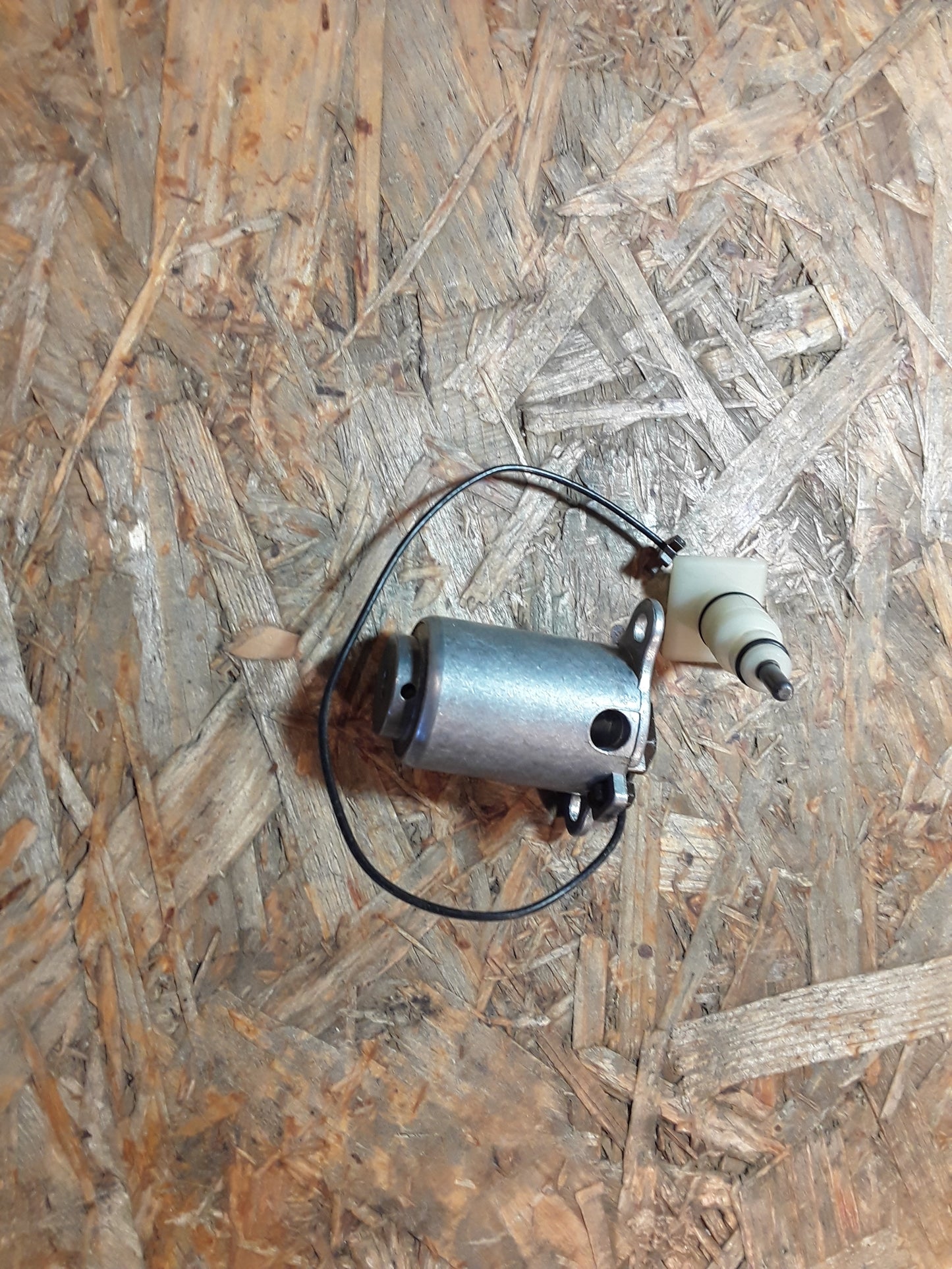 Mercedes W124/W126/R129/W140/u.a. Ölstandsensor Hella original NEU