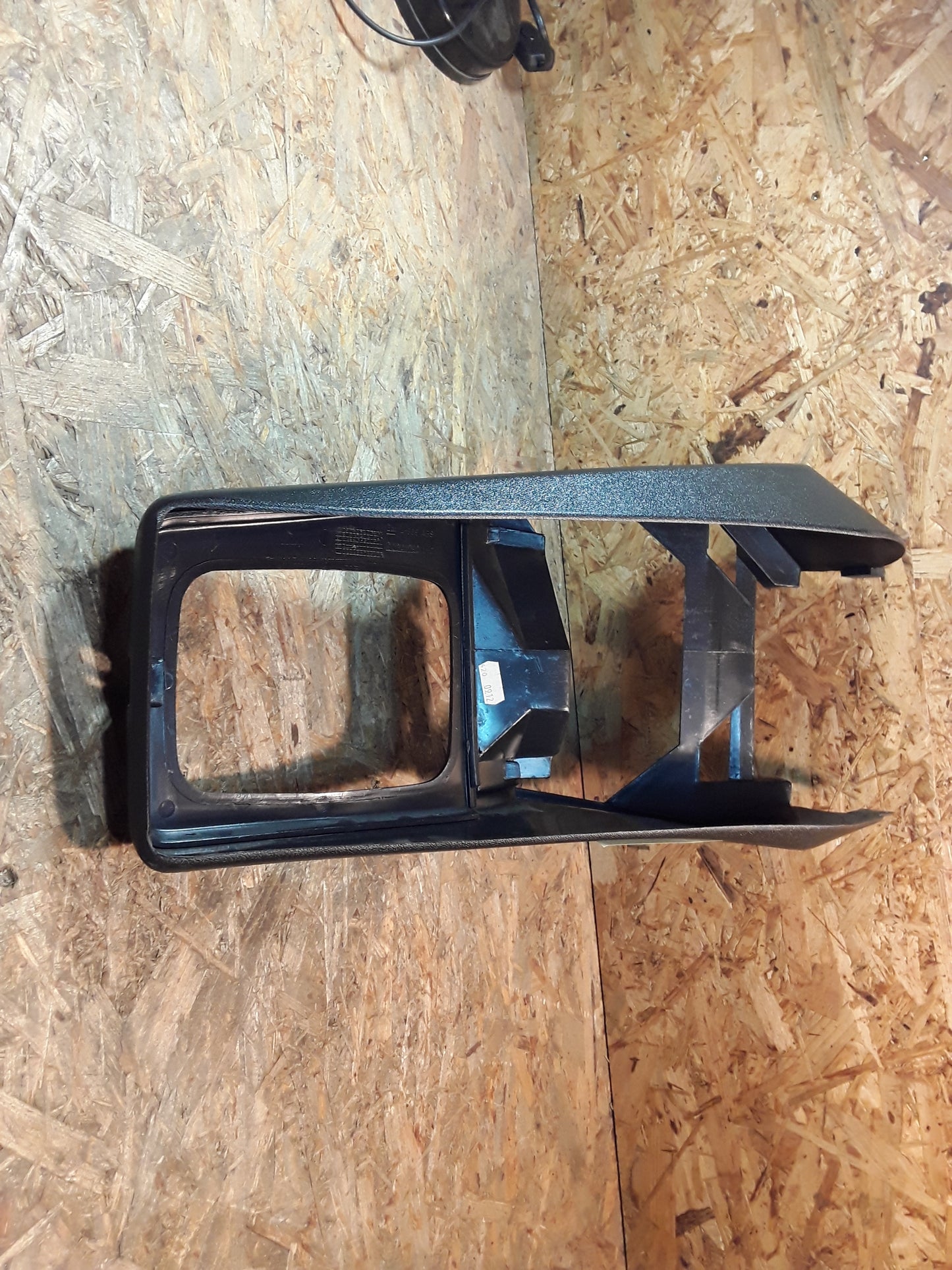 Kadett E Mittelkonsole unten schwarz original GM Opel NEU