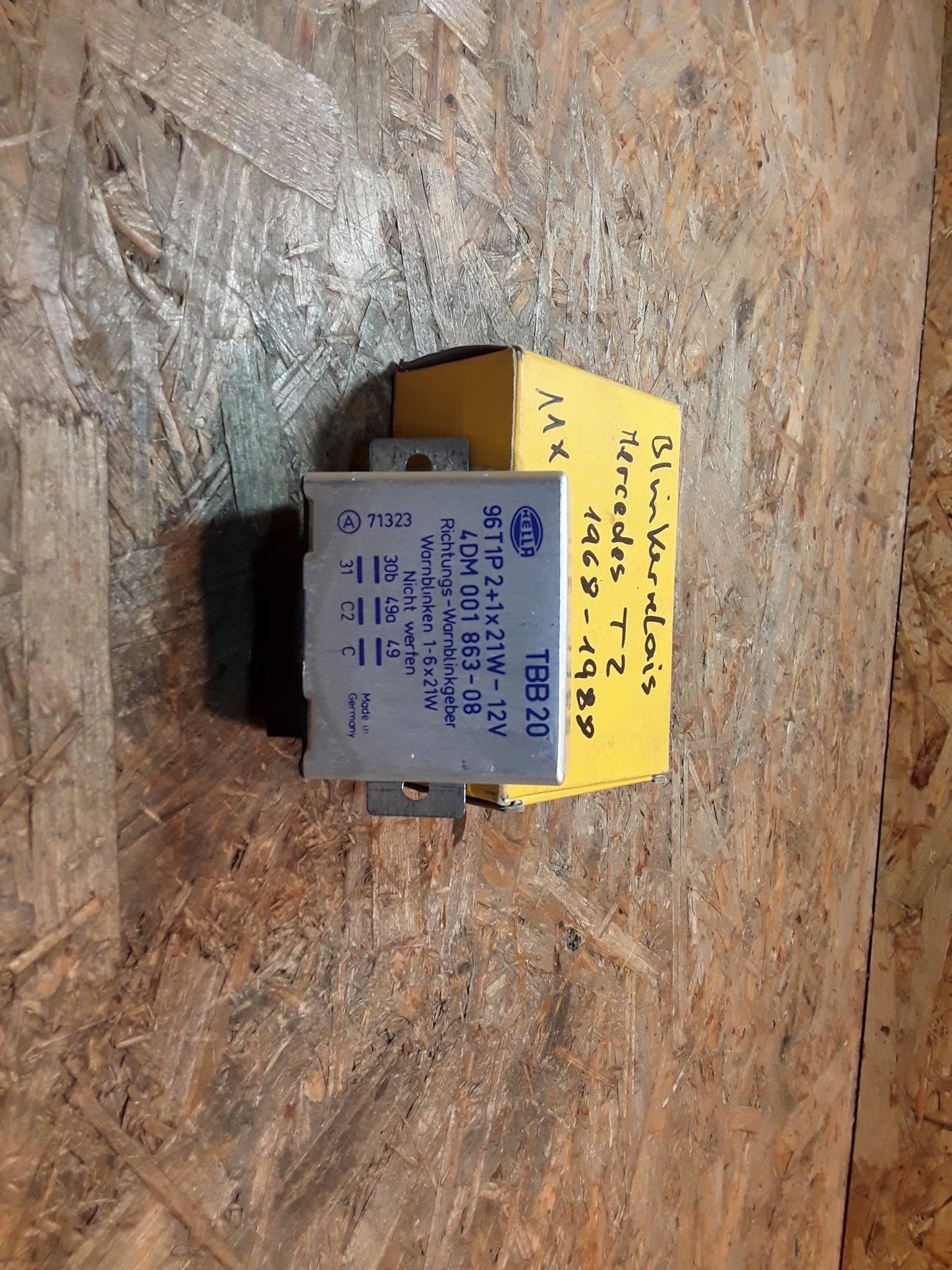 Mercedes T2 BJ 1968-1988 Blinkerrelais original Hella NEU