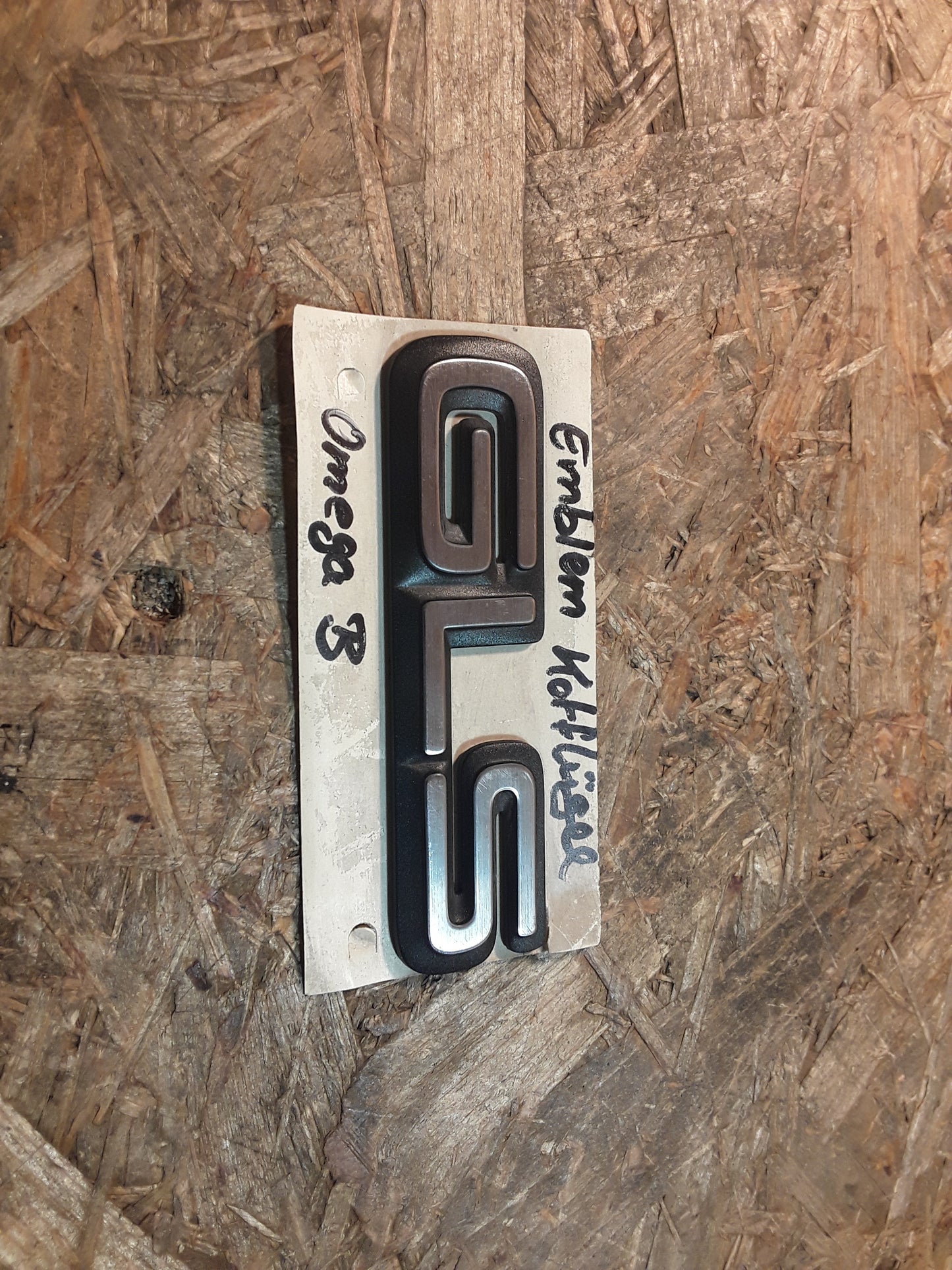 Omega B Emblem an Kotflügel original GM Opel NEU