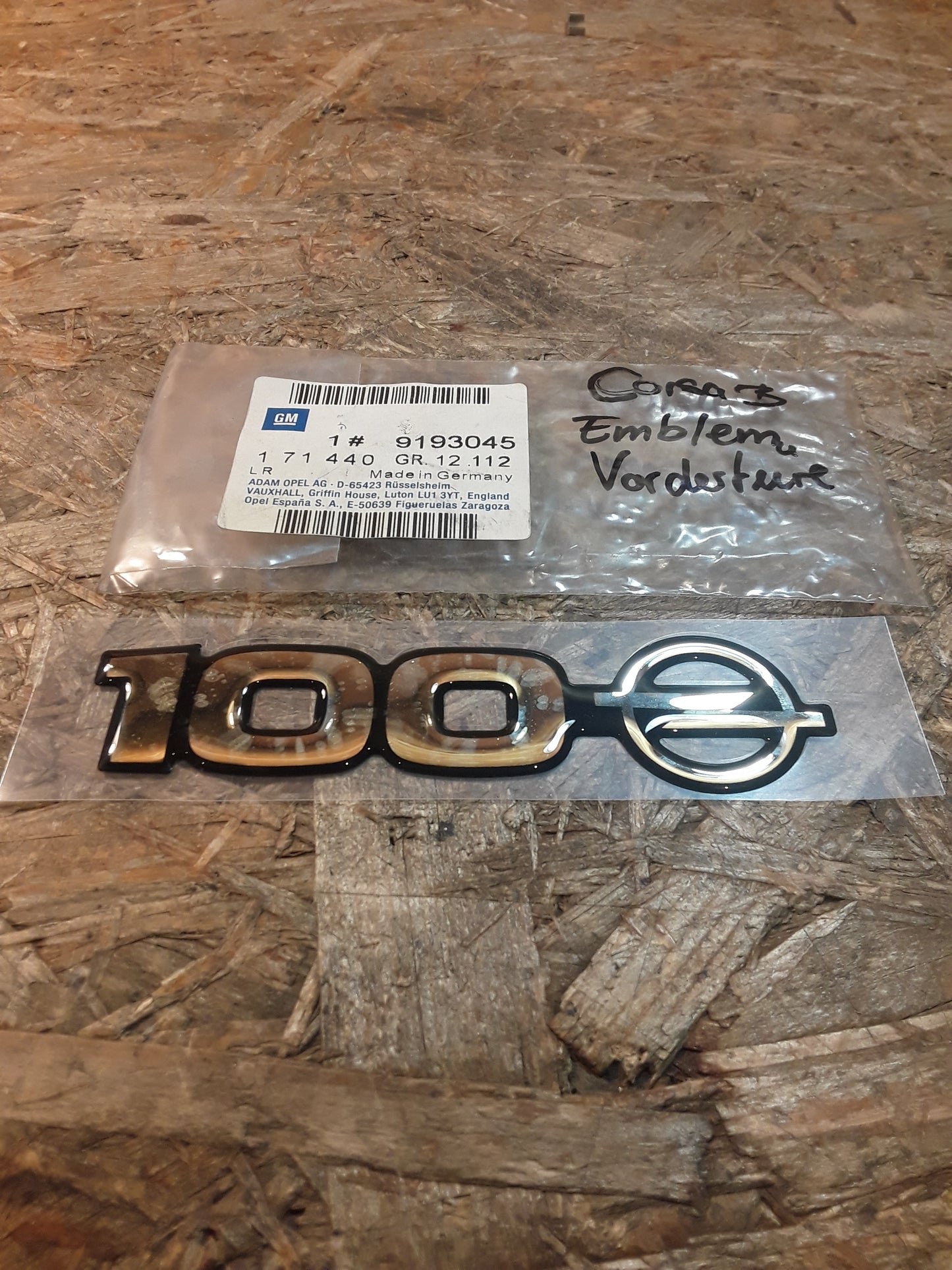 Corsa B Emblem Vordertüre original GM Opel NEU