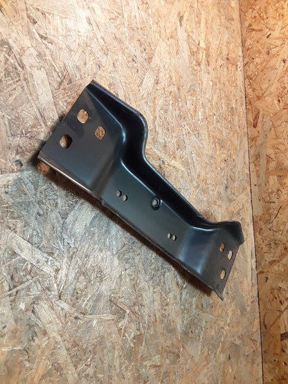 Omega A (Motoren in der Beschreibung) Halter Motoraufhängung Mitten original GM Opel NEU